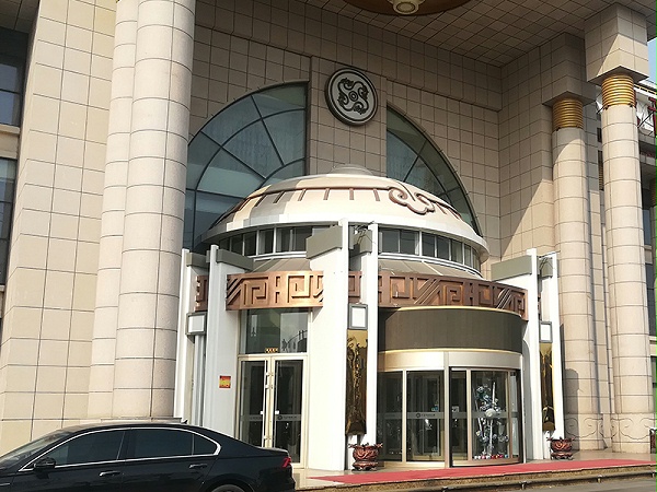 北京某酒店旋转门安全橡胶维修服务