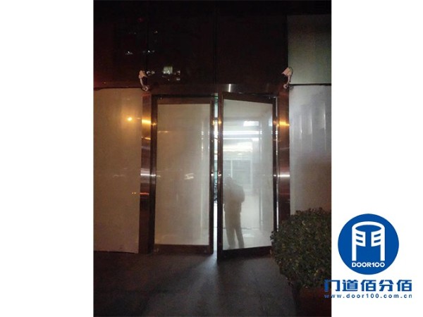北京CBD写字楼平衡门维修保养与自动平滑门保养服务过程