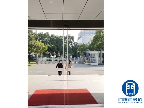 上海银行数据中心无框自动玻璃门维修服务