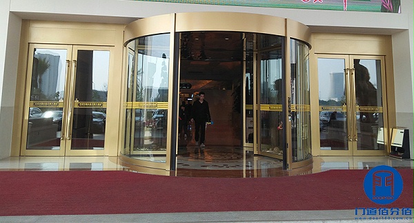 常州某酒店智汇门道旋转门维修主动轮服务