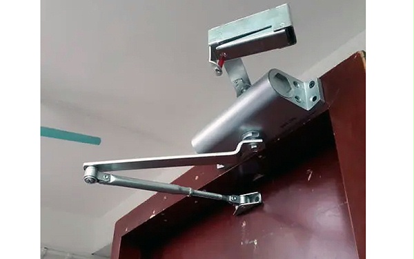 防火门电动闭门器安装使用说明