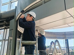铝业公司旋转门门体拆装