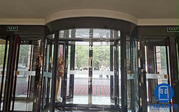 北京昌平区某培训中心凯必盛自动两翼旋转门大保养服务