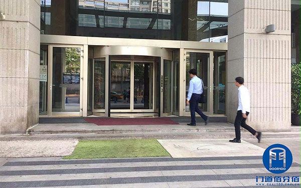 北京市某塔楼进出口凯必盛（KBB）旋转门定期大保养服务