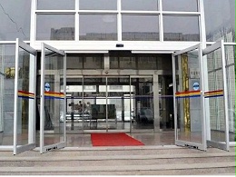 自动玻璃门组成与安装解析