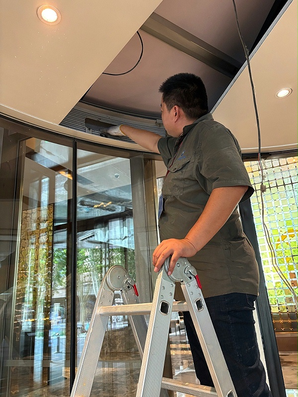 94f18420-0141-4d32-91a5-a6c627951cd2