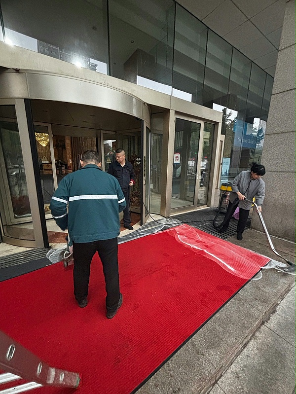 e323cf5b-11f1-4fac-a3df-101a46bb6c3f