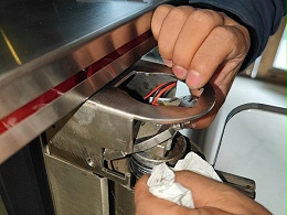 速通门异响问题解决