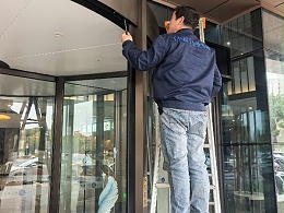 上海酒店旋转门保养