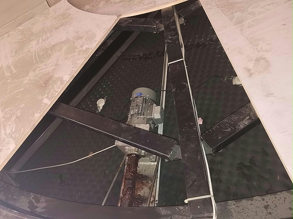 22b41caf98527d151eca2d9438652cd4_compress