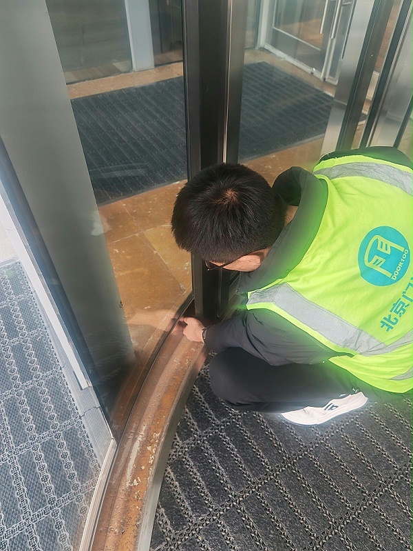 ba4fe7db6af2cdbbba8717247b7ec273_compress