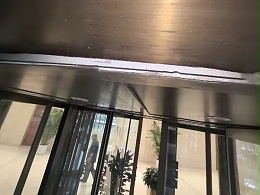 两翼旋转门保养，守护建筑“第一印象”