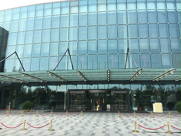 北京丽维赛德酒店自动旋转门维修服务案例