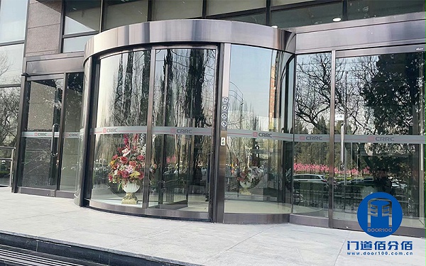 北车两翼自动旋转门雷达进水维修更换案例