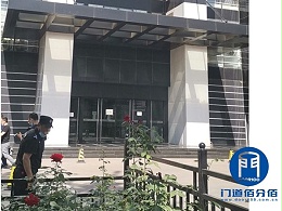 大厦各大门四樘凯必盛旋转门保养检测维护实录