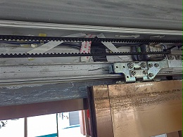 自动门电线剐蹭问题