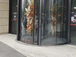 旋转门维修维保案例，防夹防撞，守护每一次通行