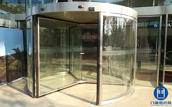 北京软件园卡巴自动三翼旋转门保养服务案例