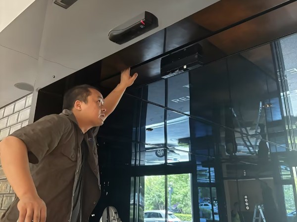 平滑门日常保养指南：让每次开合都顺畅无阻