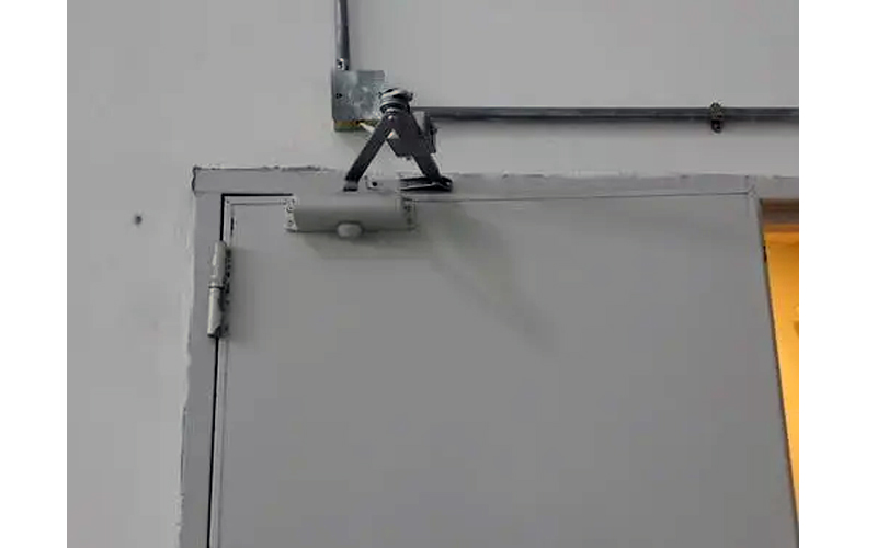防火门电动闭门器安装使用说明