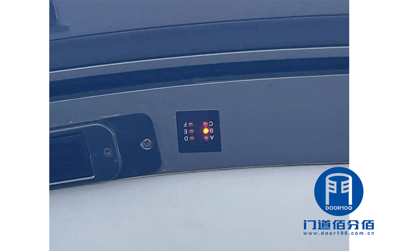 自动旋转门门停，故障灯B亮维修实例