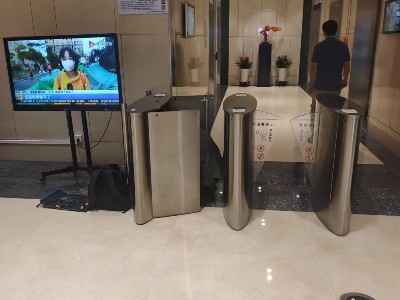 自动门出现这几个信号，说明该做维保了