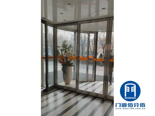秋季保养丨凯必盛带展箱两翼旋转门保养服务
