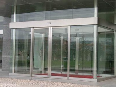 <i style='color:red'>玻璃自动门安装</i>要点介绍及使用培训内容