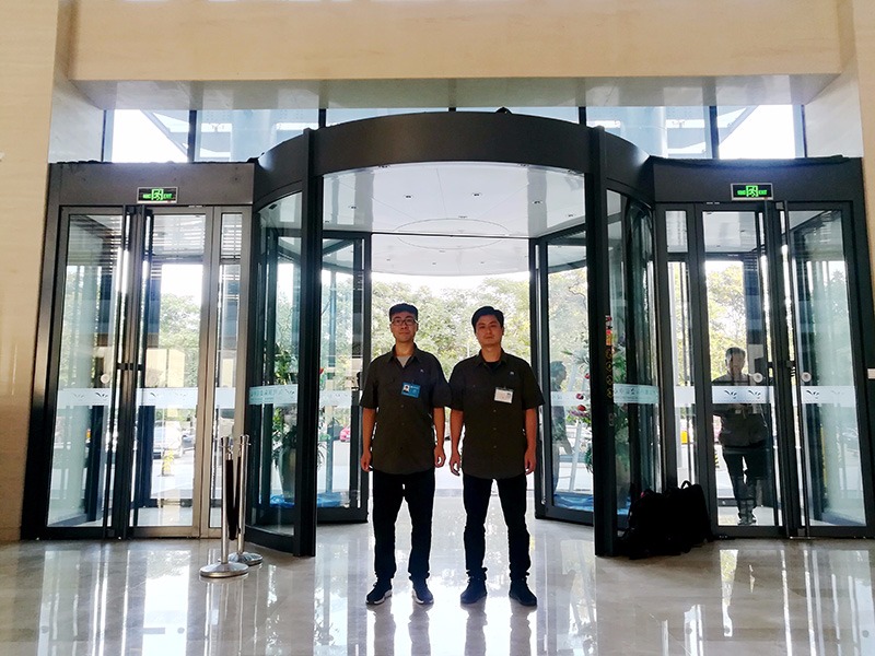 自动门维修团队风采展示（四）