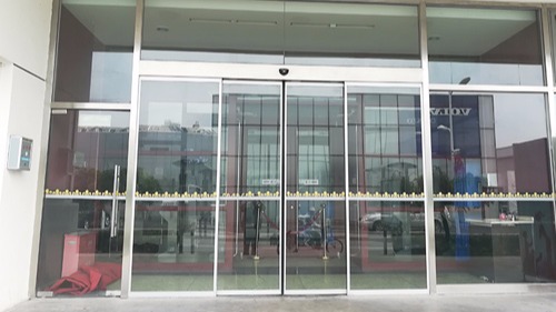 <i style='color:red'>北京自动门维修</i>师傅讲解，自动门反应慢的原因有哪些？