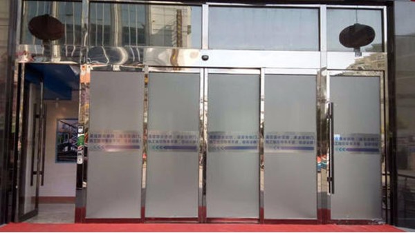 感应电动门附件配置及售后维护注意事项