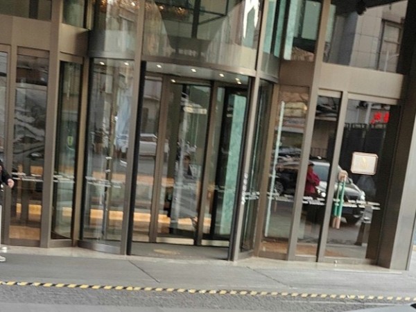 国际酒店电动门维修保养