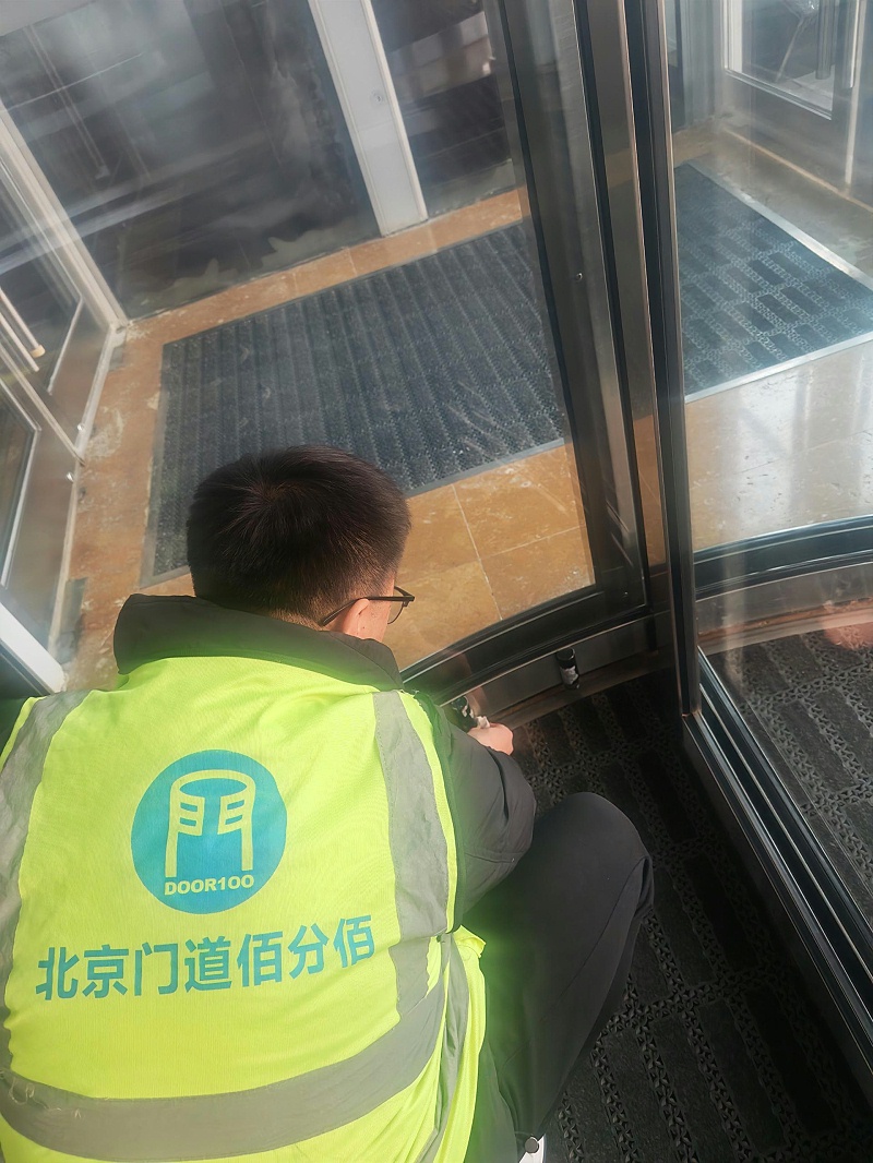 fade36331db1ad31a39555bd98d5d92e_compress