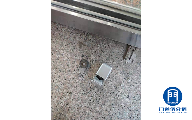 有框自动玻璃门止摆器故障维修项目