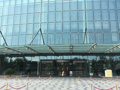 <i style='color:red'>北京旋转门维修</i>北京丽维赛德酒店自动旋转门维修服务案例