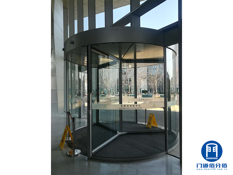 盖泽三翼自动旋转门主控箱升级改造服务案例