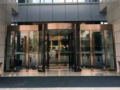 酒店<i style='color:red'>旋转门设计</i>选择的多维考量