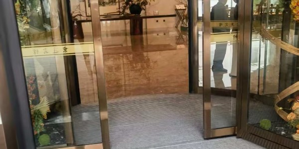 北京自动门维修紧急提醒：写字楼冬季自动门响应慢的5个低温故障点，物业必查