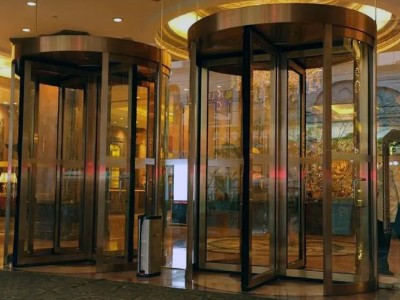 深入了解四翼旋转门：组成、功能、维修和保养