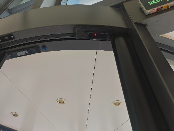 两翼旋转门保养指南：守护高端建筑的“门面”与安全