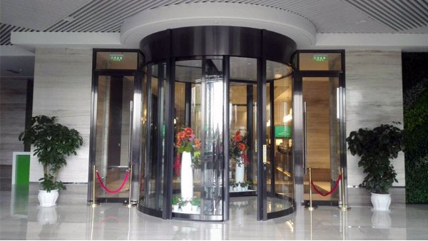 <i style='color:red'>旋转门不转</i>了？这里有维修解决方法！