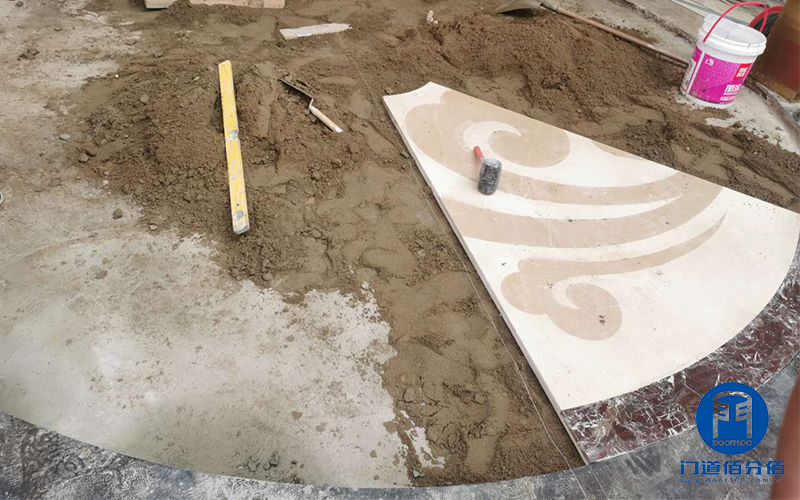 地面改造服务之旋转门门区地面石材安装铺设流程